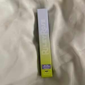 Riley Rose go big volumizing mascara BLACK NEW!